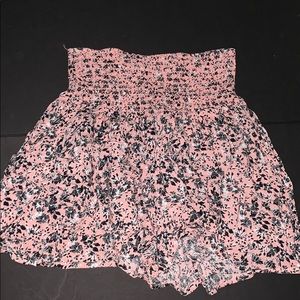 Short floral print skirt